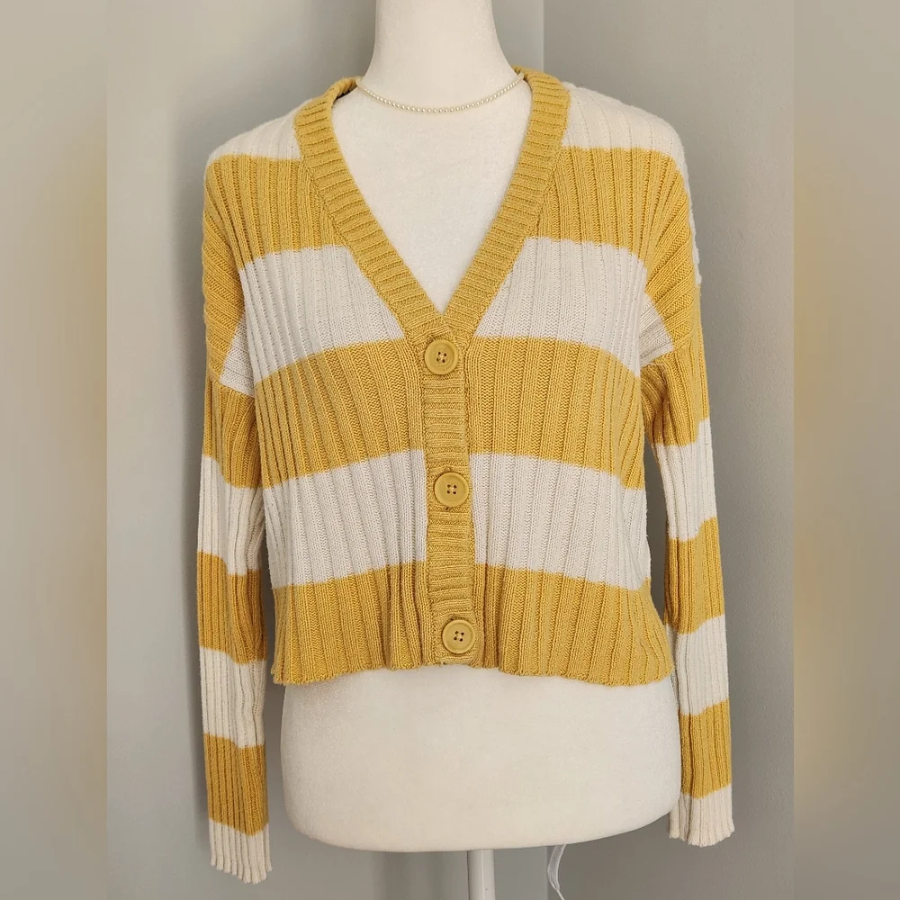 American Eagle Cropped Striped V-Neck Button Cardigan - Yellow & Ivory M